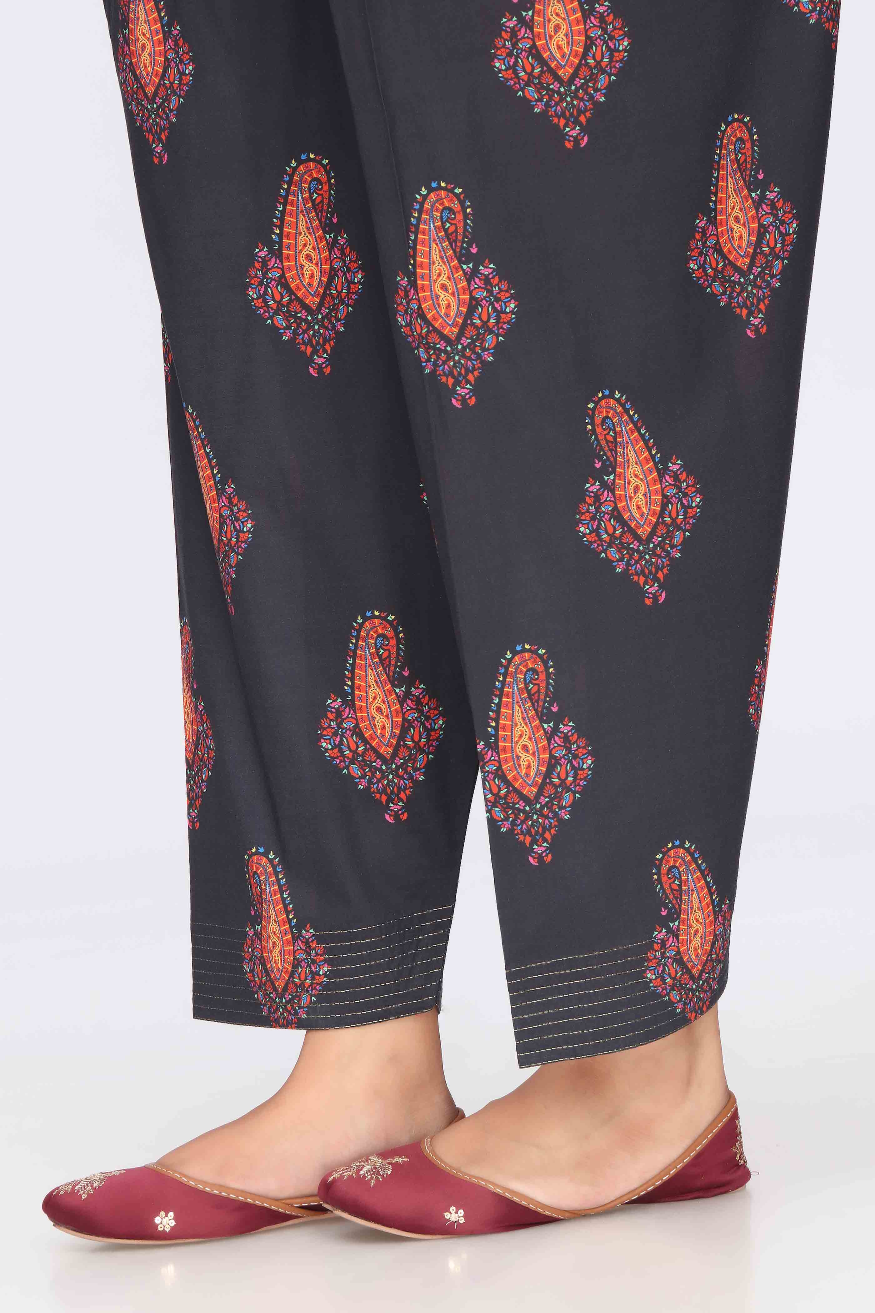 Impression Paisley in Multi coloured Printed Cambric fabric 3