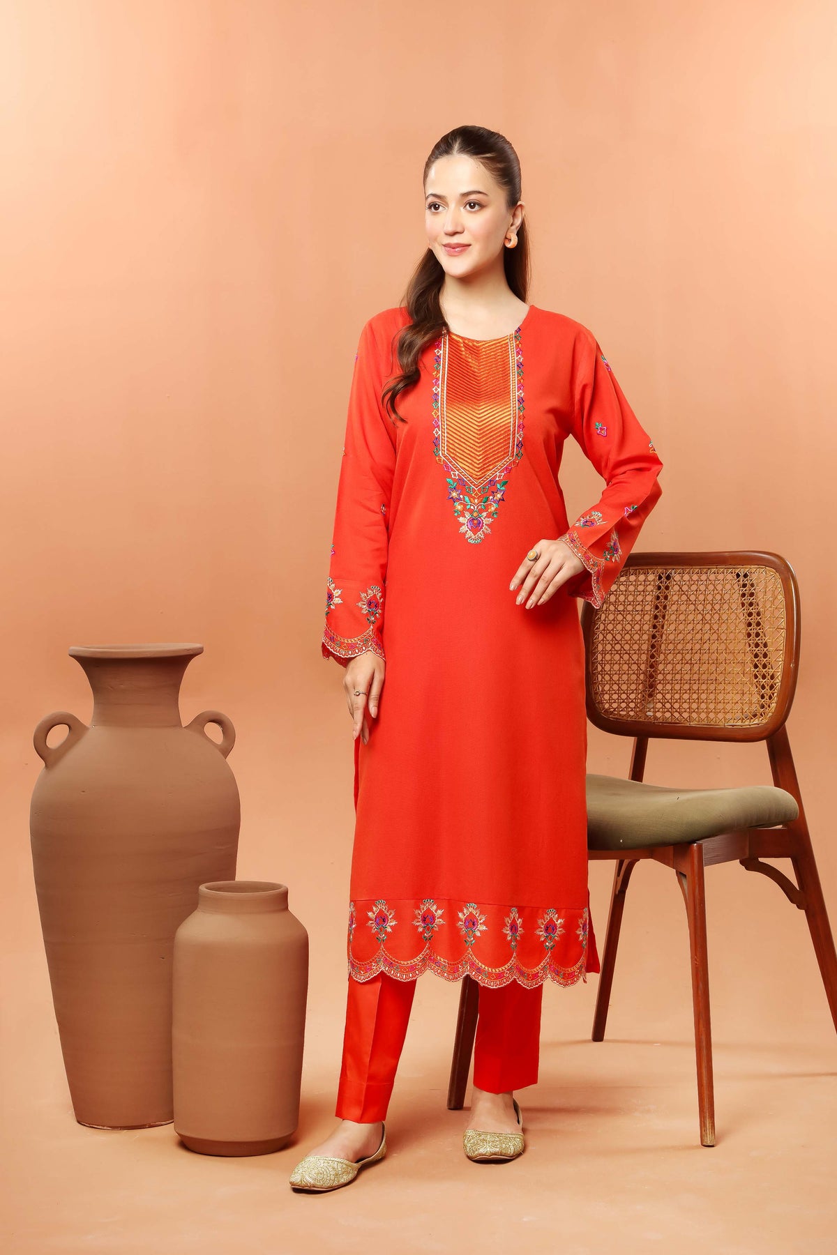 2 Piece Lawn Karandi Suit (CR3286)