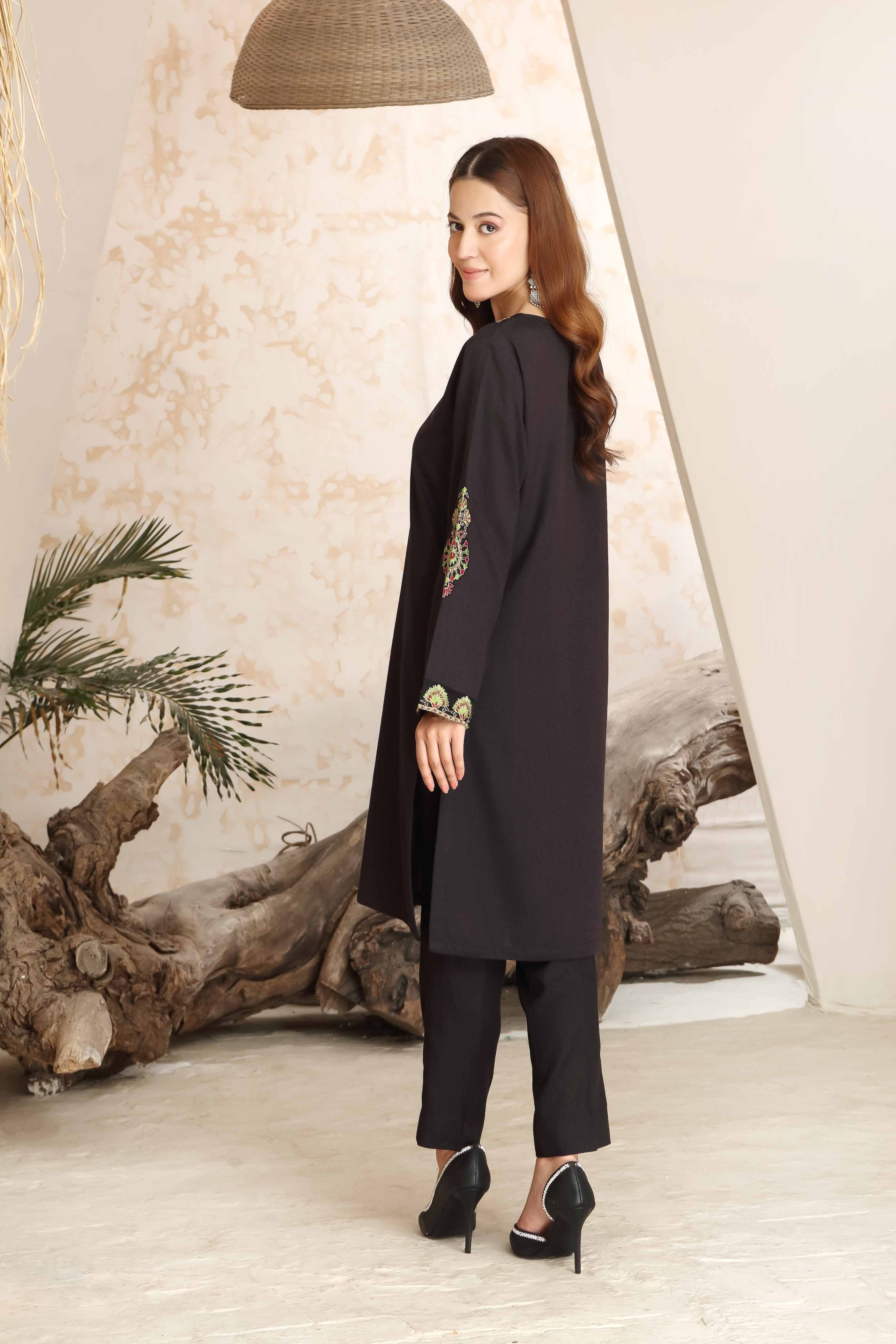 2 Piece Lawn Karandi Suit (CR3316)