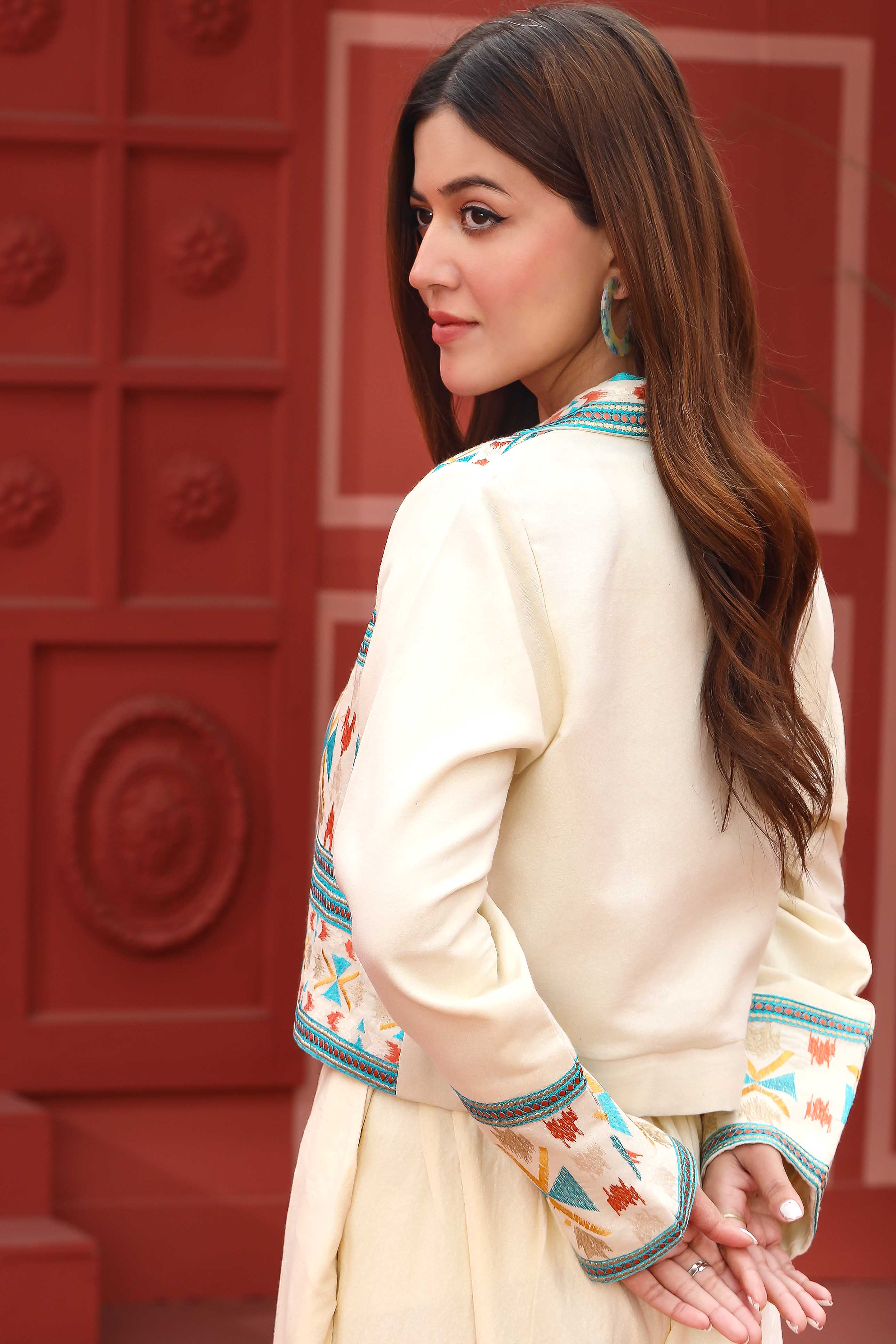 2 Piece Lawn Karandi Suit (CR3350)