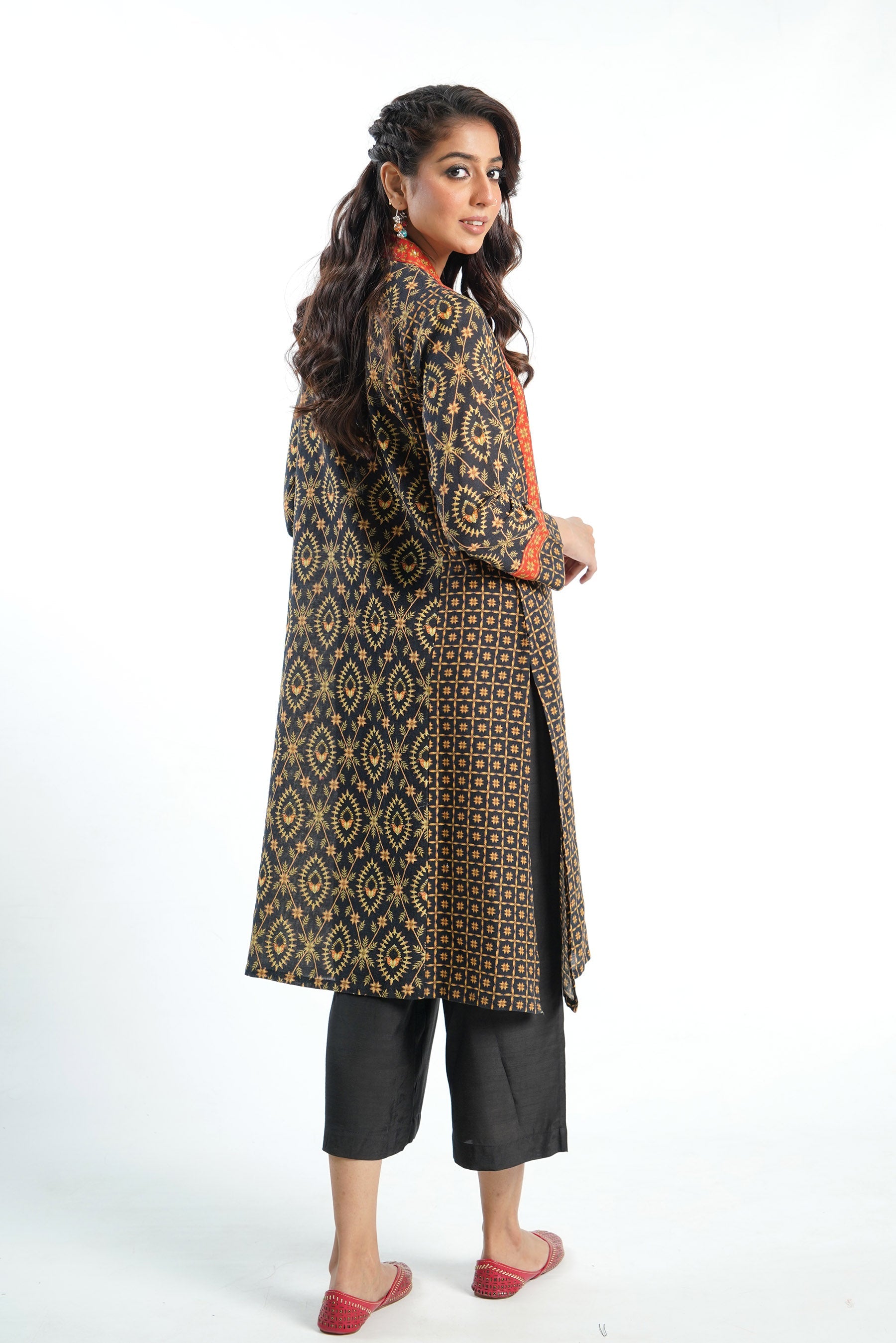 Grid Jaal 1 in Multi coloured Printed Slub Khaddar fabric 3