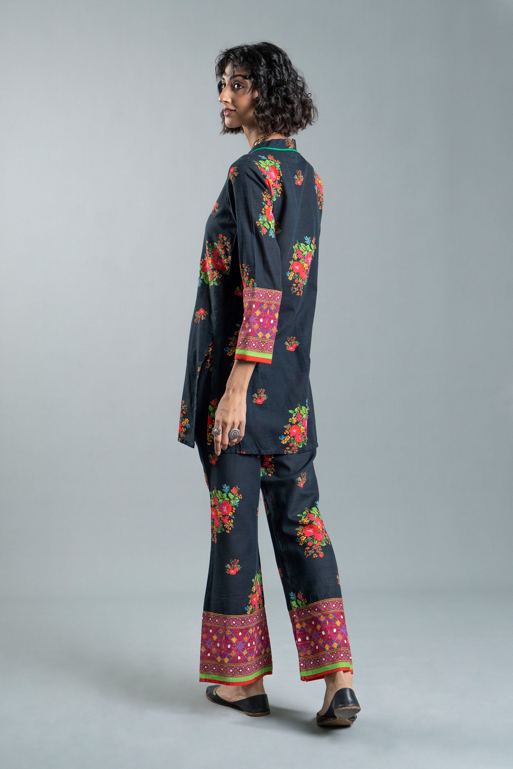 2 Piece Printed Slub Khaddar Suit (TR0904)