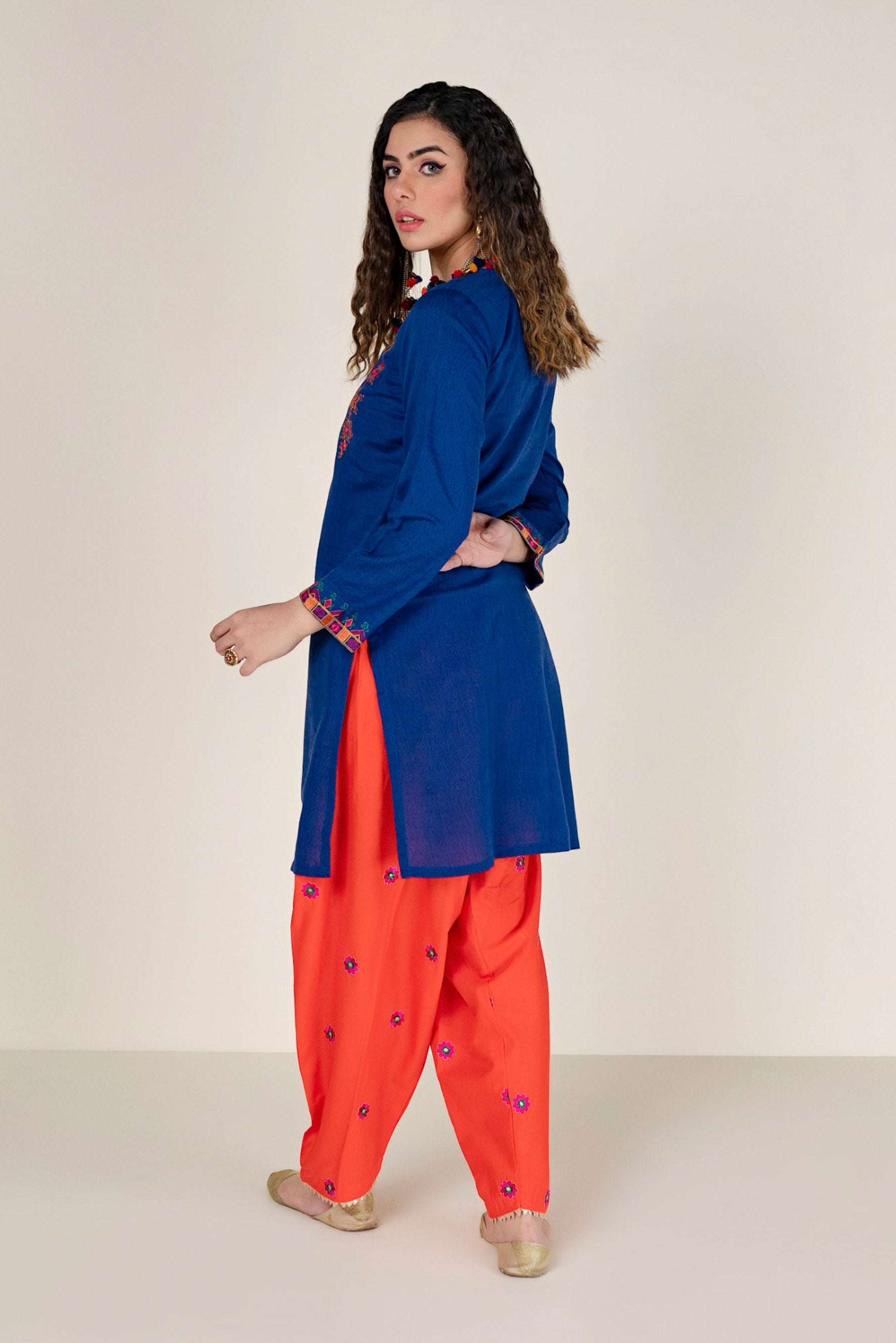 1 Piece Lawn Karandi Top (CR2541)