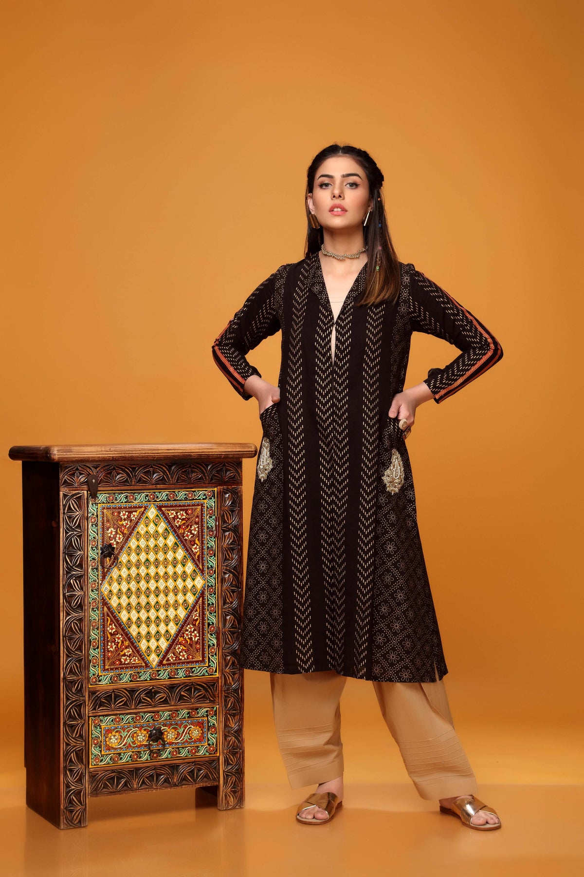 1 Piece Lawn Karandi Shrug (FR0444)