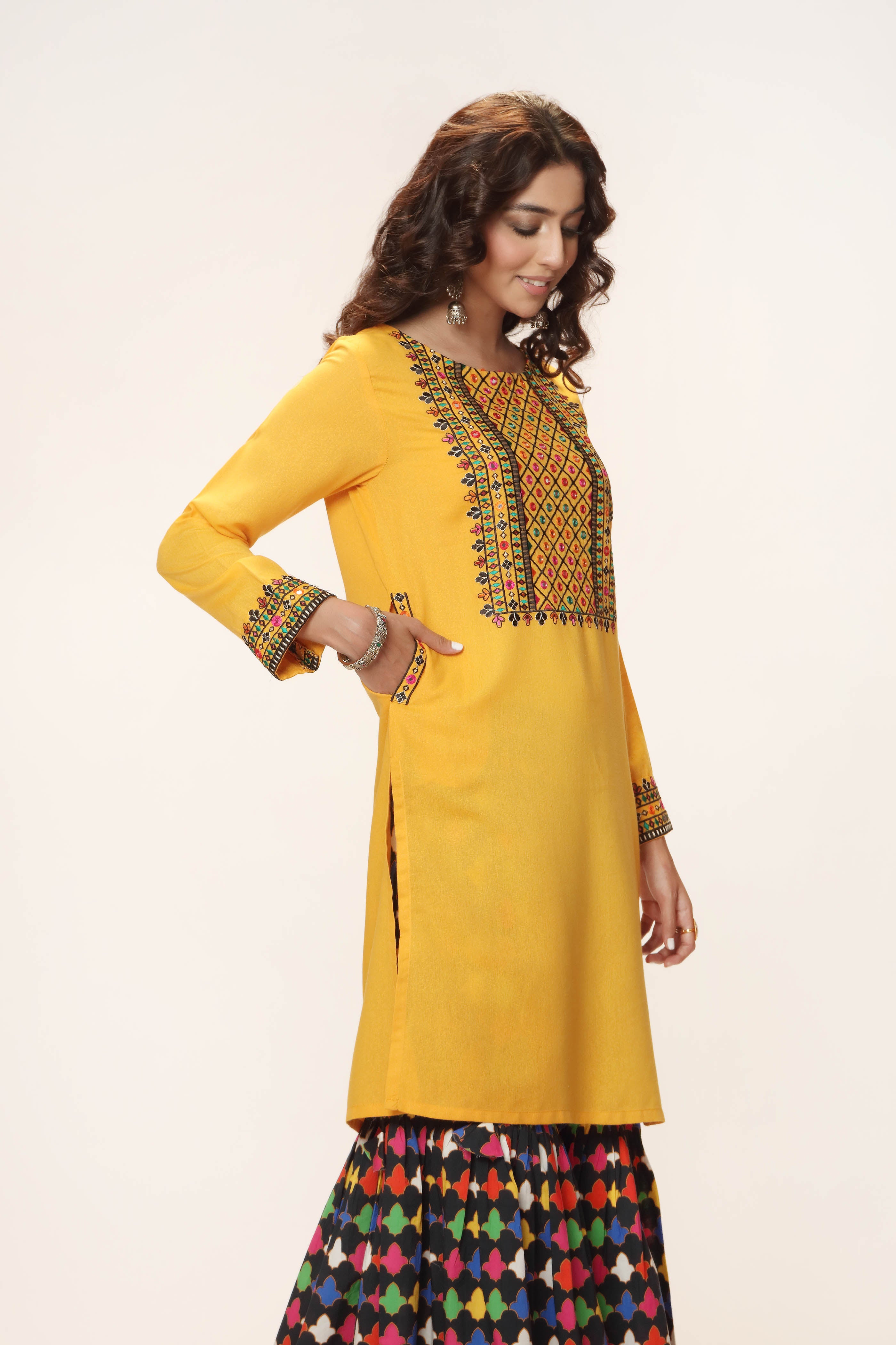 1 Piece Lawn Karandi Top (CR3045)